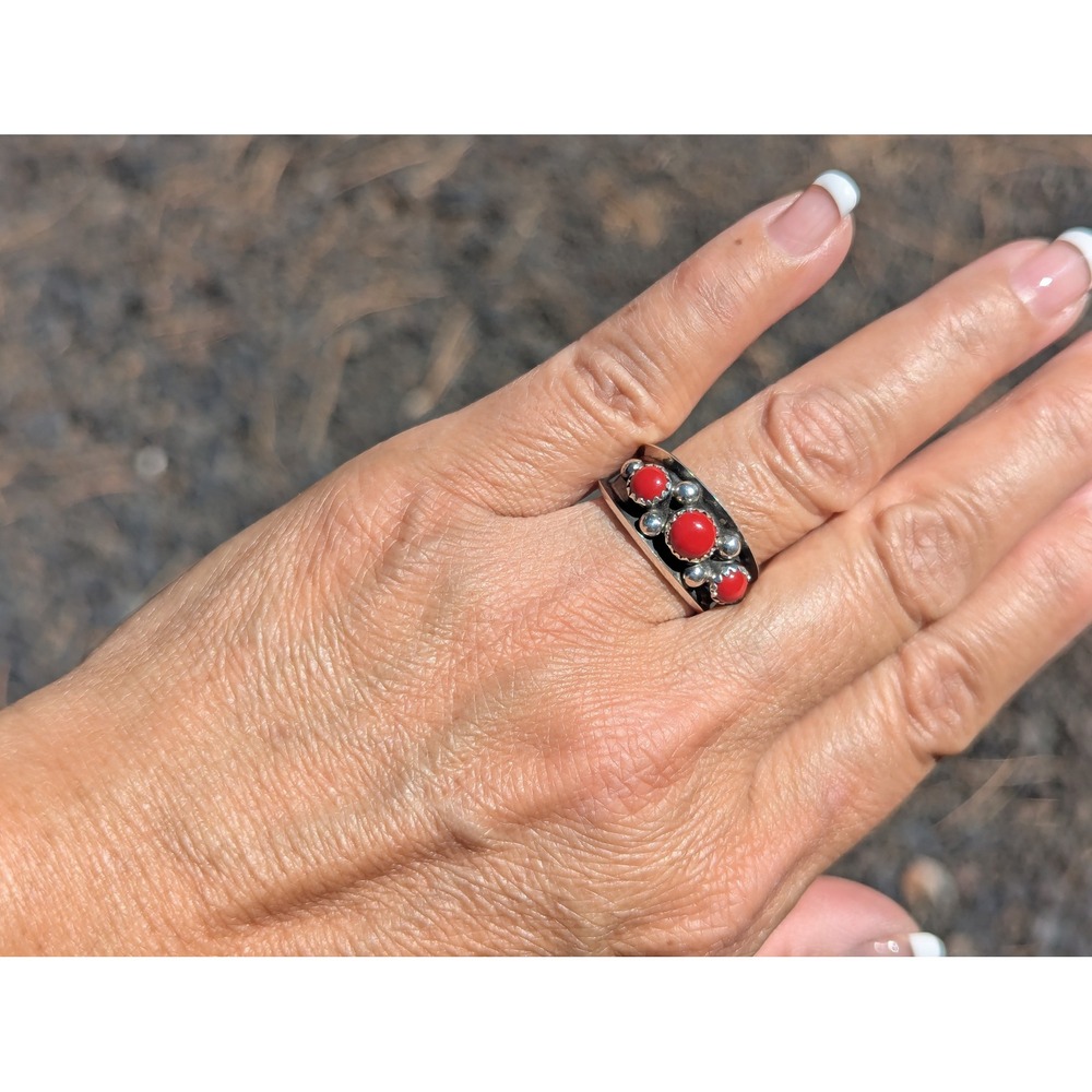 Navajo Coral 3 Stone Band Ring Sterling Silver Sz 11 US Southwest Jewelry **